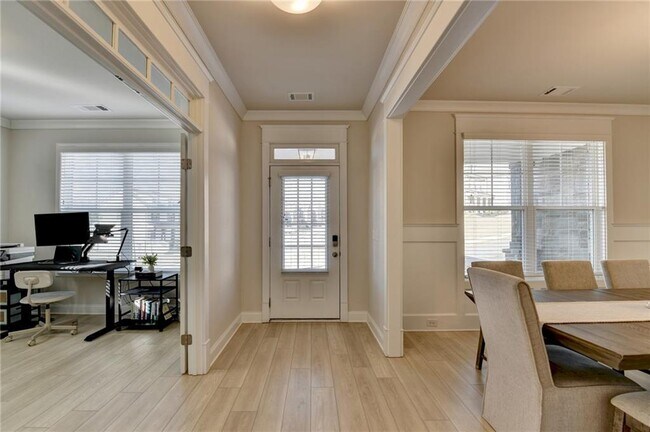 Building Photo - 1561 Branthaven Ln