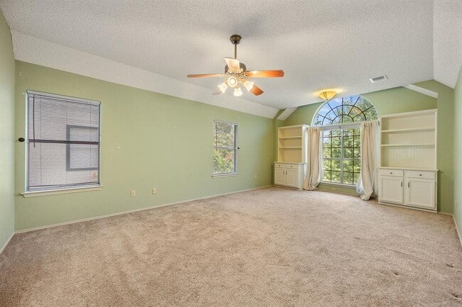 Building Photo - 1901 Lobelia Dr