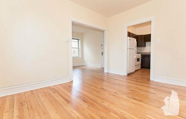 Building Photo - 1 bedroom in Chicago IL 60618