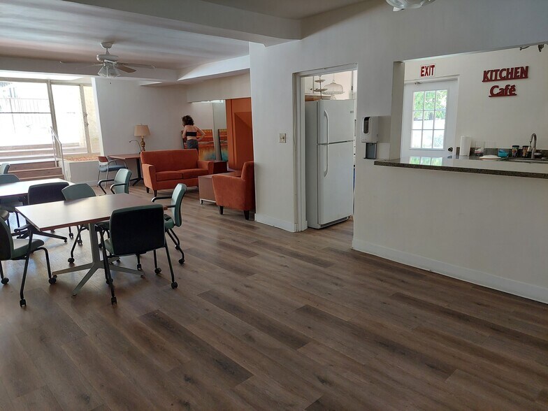 Common room with gas fireplace - 5600 Kensington Way