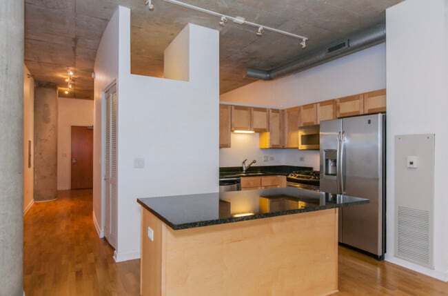 Building Photo - 700 N Larrabee St