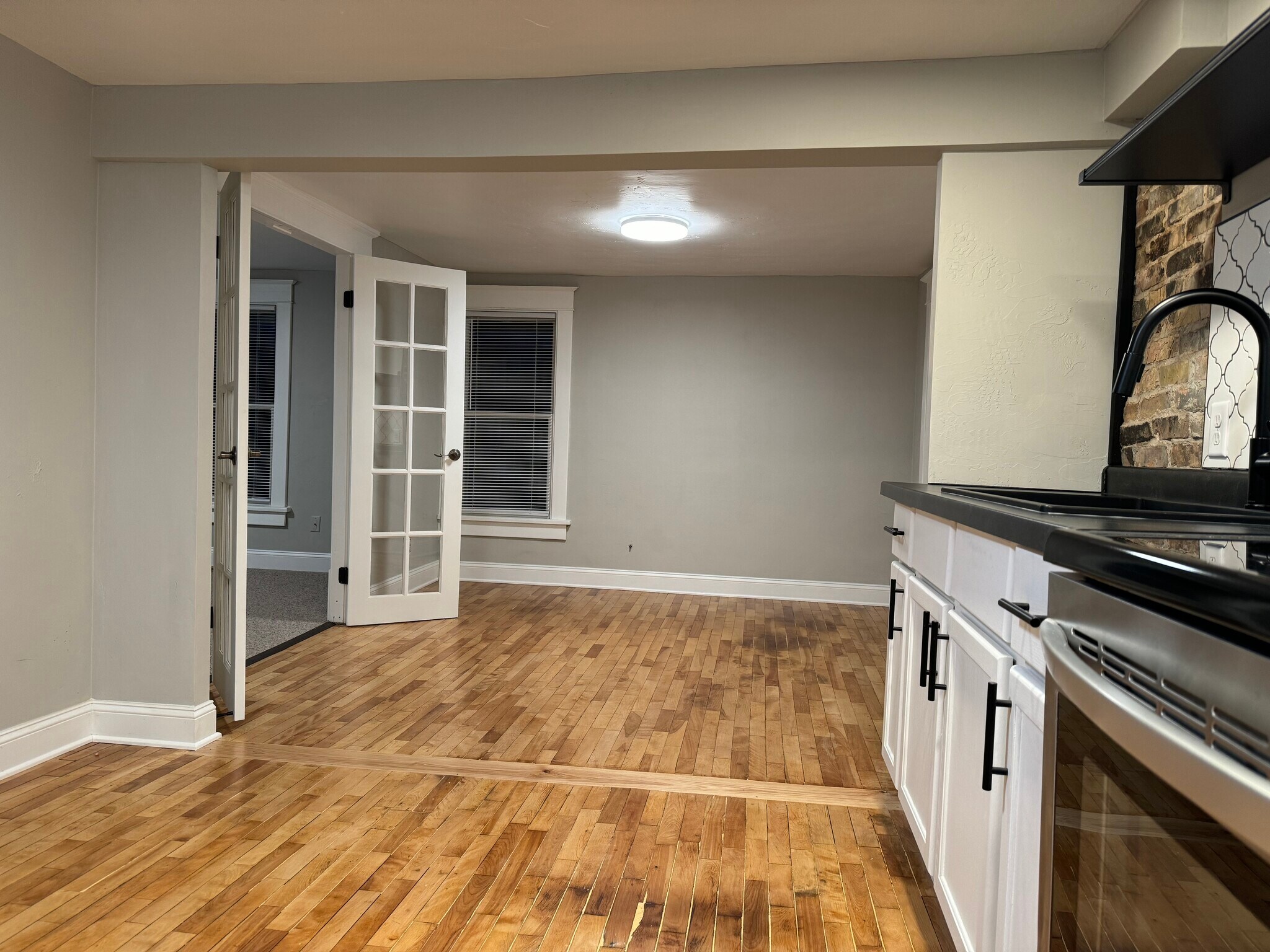 Dining Room - 1005 N State St