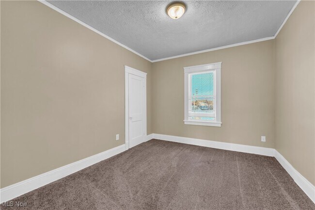 Building Photo - 54 W Grace St