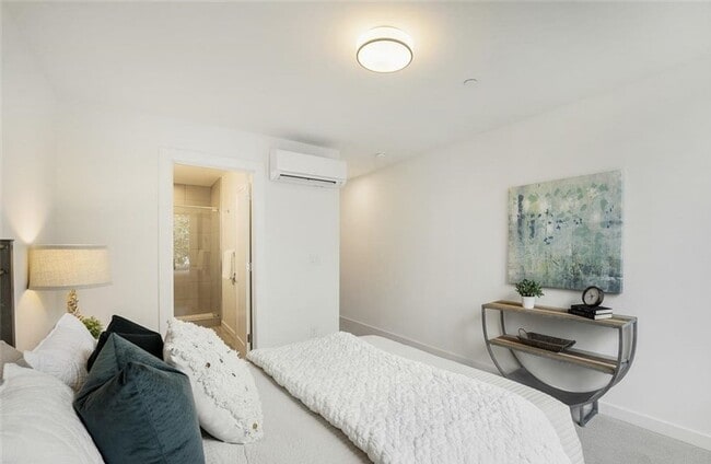 Building Photo - 447 NE 73rd St