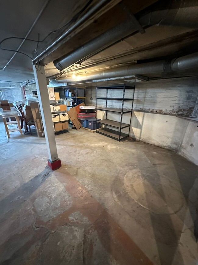 Building Photo - 2733 N Francisco Ave