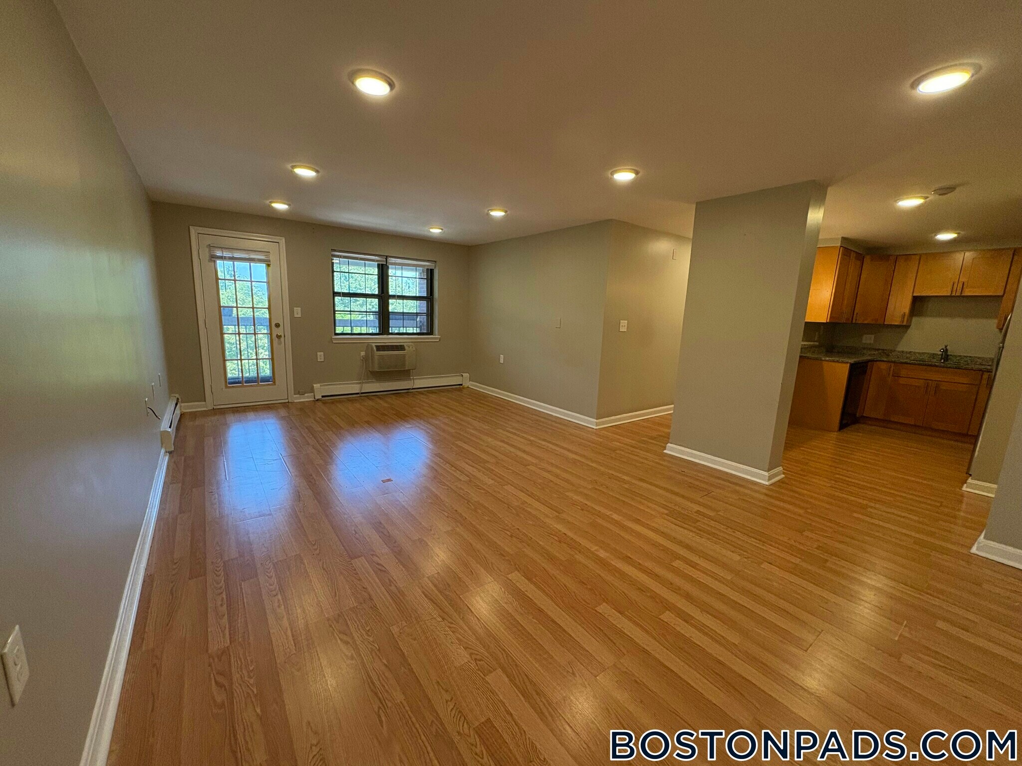 Building Photo - 757 Highland Ave