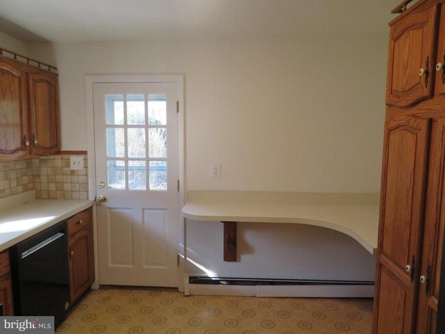 Building Photo - 26 Lakeside Dr