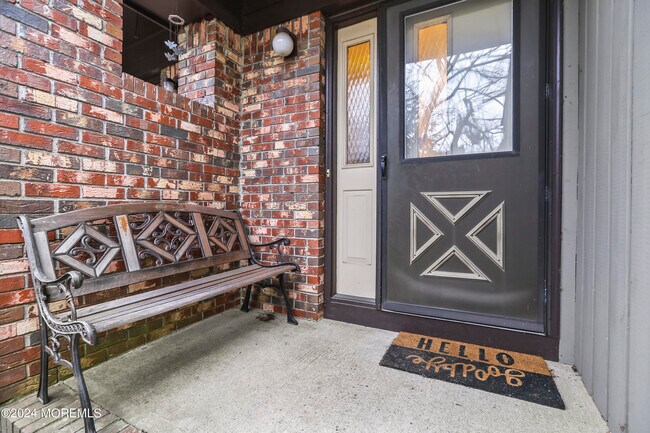 Building Photo - 110 Bowne Ct