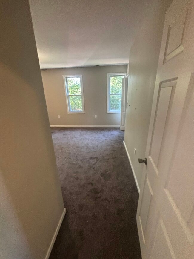 Building Photo - 165 Sharpe St