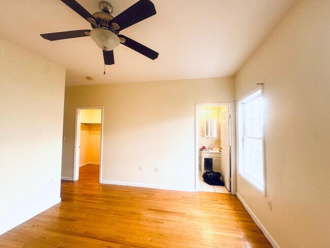 Building Photo - 30 Whitman Ave