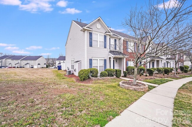 Building Photo - 4901 Sunburst Ln