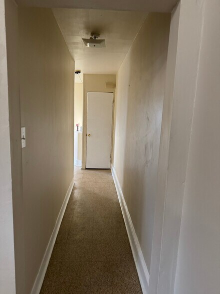 Building Photo - 4524 Springfield Ave