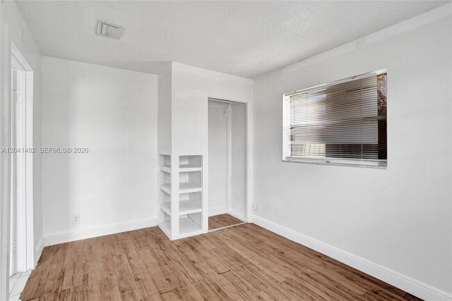 Building Photo - 841 SW 7th St