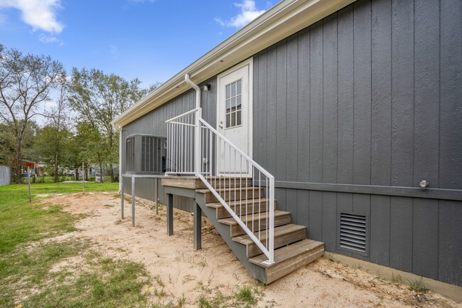 Building Photo - 14505 Alice Rd