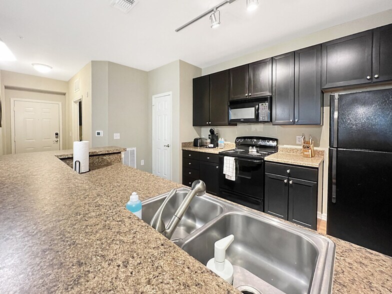 Building Photo - 2110 Sweetbroom Cir