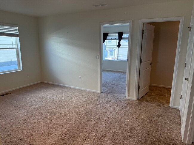 Building Photo - 221 S Quantock St