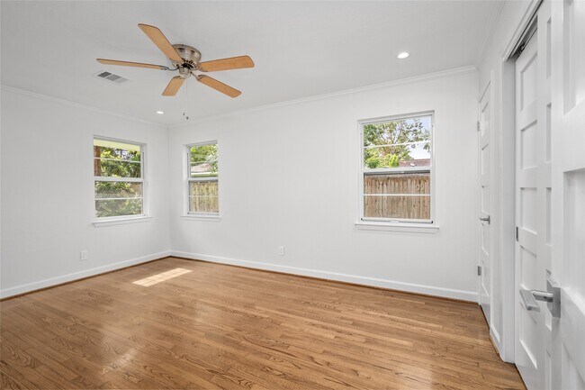 Building Photo - 4014 Tilson Ln