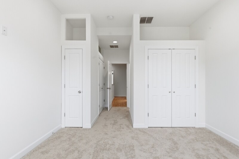 Building Photo - 409 S East Ave