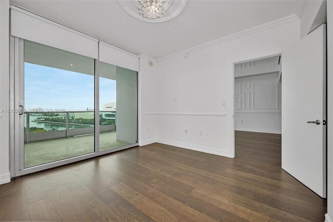 Building Photo - 900 Biscayne Blvd