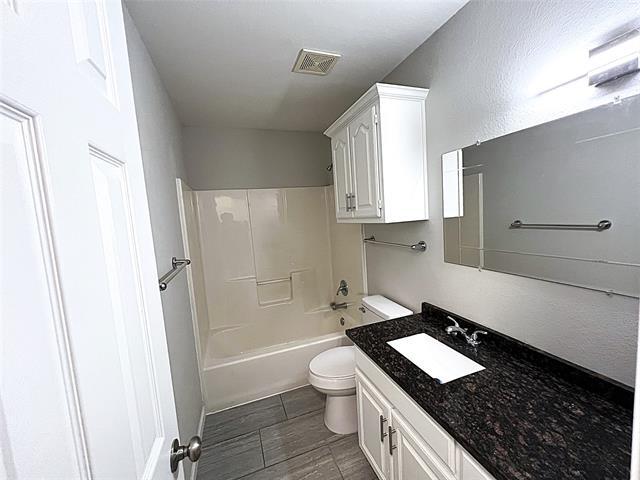 Building Photo - 902 Mack Pl