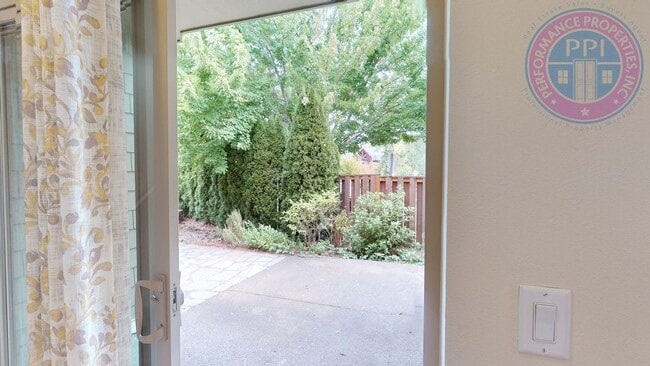 Building Photo - Bethany - Luxury Home, Central Air-Conditioning, Community Pool, Pet Welcome