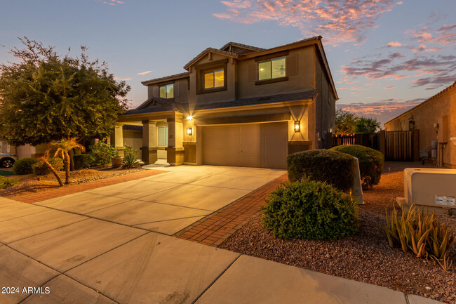 Building Photo - 6632 W Saguaro Park Ln