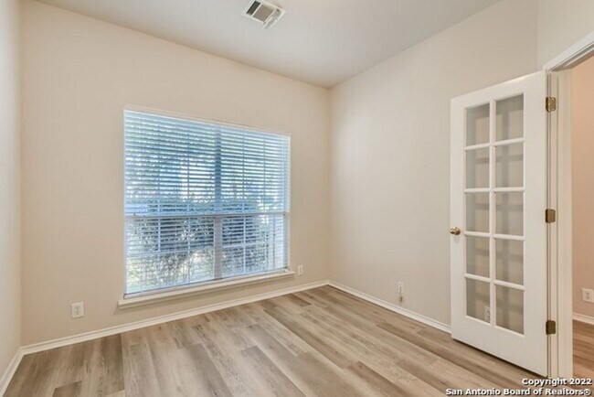 Building Photo - One-Story Beauty in Stone Oak