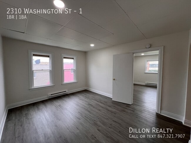 Building Photo - 2310 Washington St