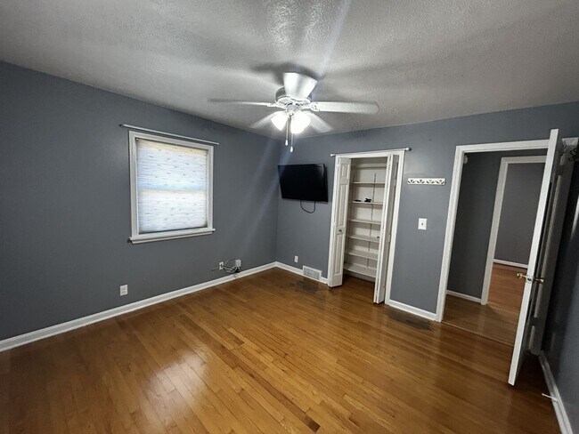 Building Photo - 3Br brick house with garage and finished b...