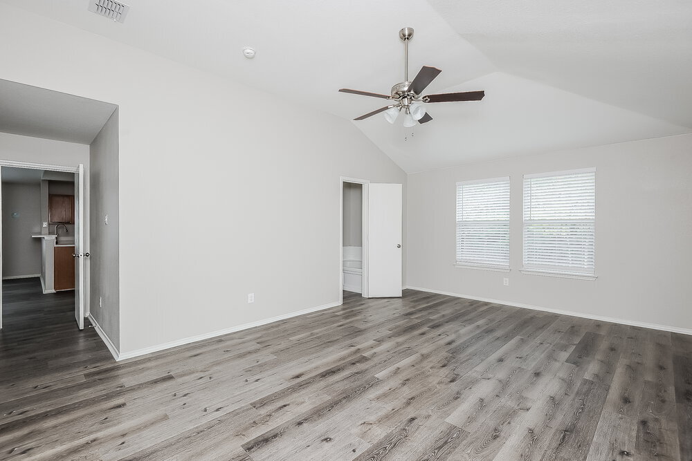 Building Photo - 1410 Post Oak Trail