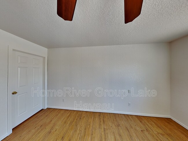 Building Photo - 3080 Caliente Dr