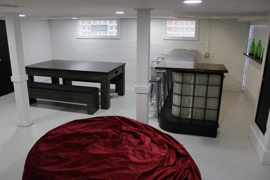 Building Photo - 298 Josephine St