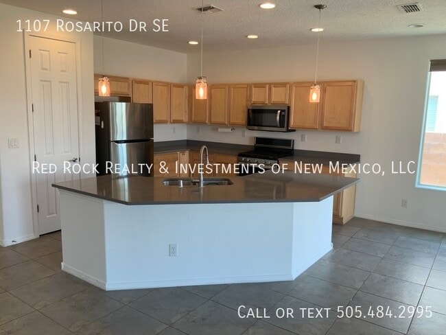 Building Photo - 1107 Rosarito Dr SE