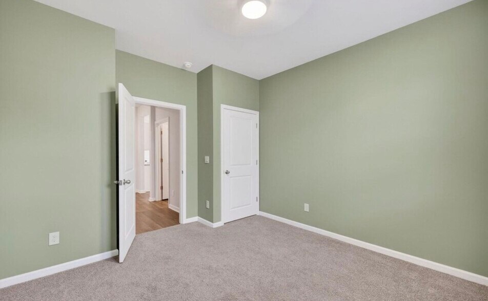 Building Photo - 2039 Willowleaf Dr