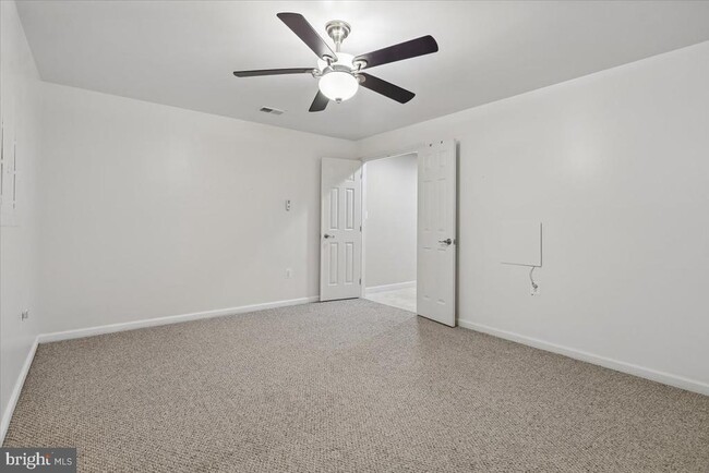 Building Photo - 42855 Chatelain Cir