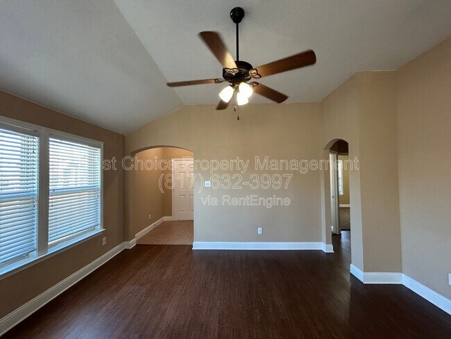 Building Photo - 5865 Fir Tree Ln