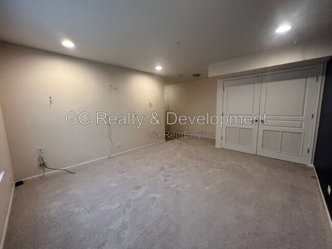 Building Photo - 1271 Evergreen Ave