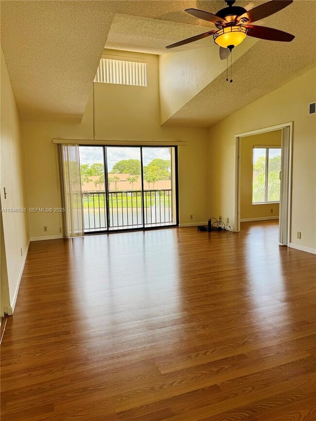 Building Photo - 806 Sky Pine Way