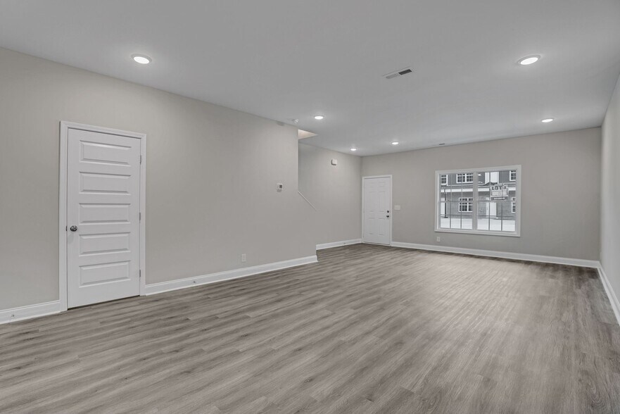 Building Photo - 156 Excell Rd