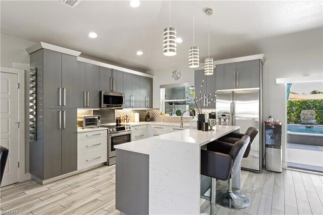 Building Photo - 10990 Goodwin St