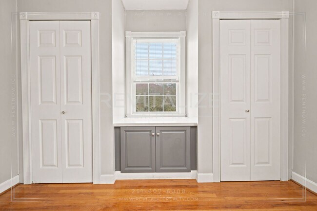 Building Photo - 214 Upham St