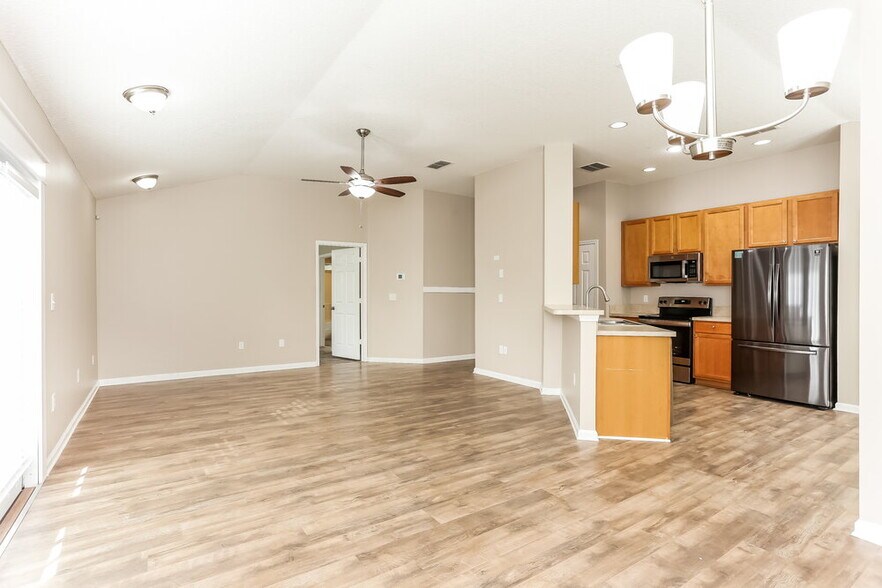 Building Photo - 2836 Cross Creek Dr