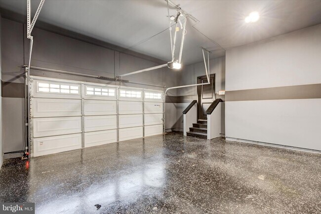 Building Photo - 5680 Lewis Carroll Dr