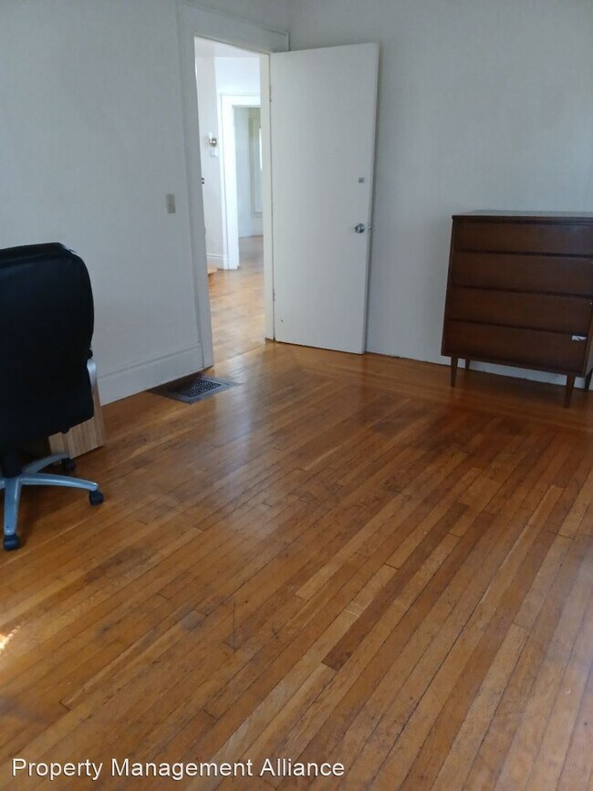 Building Photo - 6 br, 2.5 bath House - 728 Westcott Street