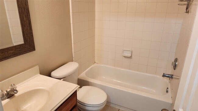 Building Photo - 3911 Falvel Cove Dr