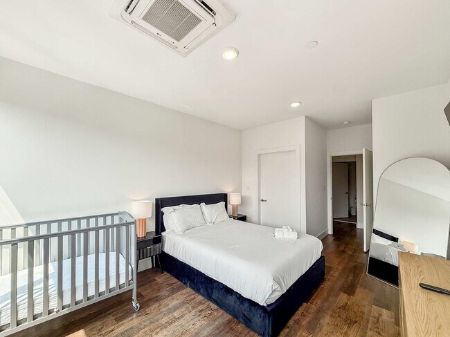 Building Photo - 1240 Cadwallader St