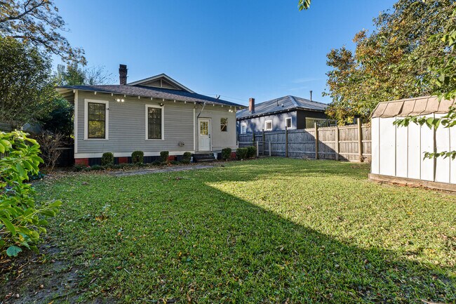 Building Photo - 108 4th St