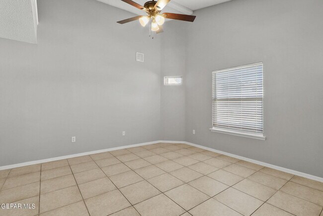 Building Photo - 3269 Maple Point Dr