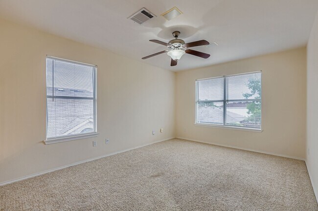 Building Photo - 1503 Lobo Mountain Dr