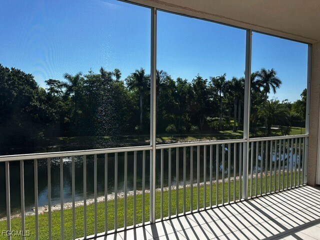 Building Photo - 14831 Park Lake Dr